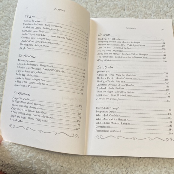 Chicken Soup for the SoulThe Book of Christmas Virtues - Picture 5 of 5